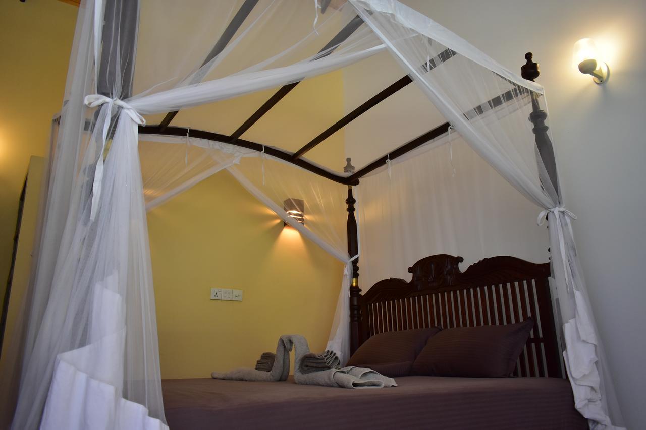 Thambili Cabanas Hikkaduwa Exterior foto