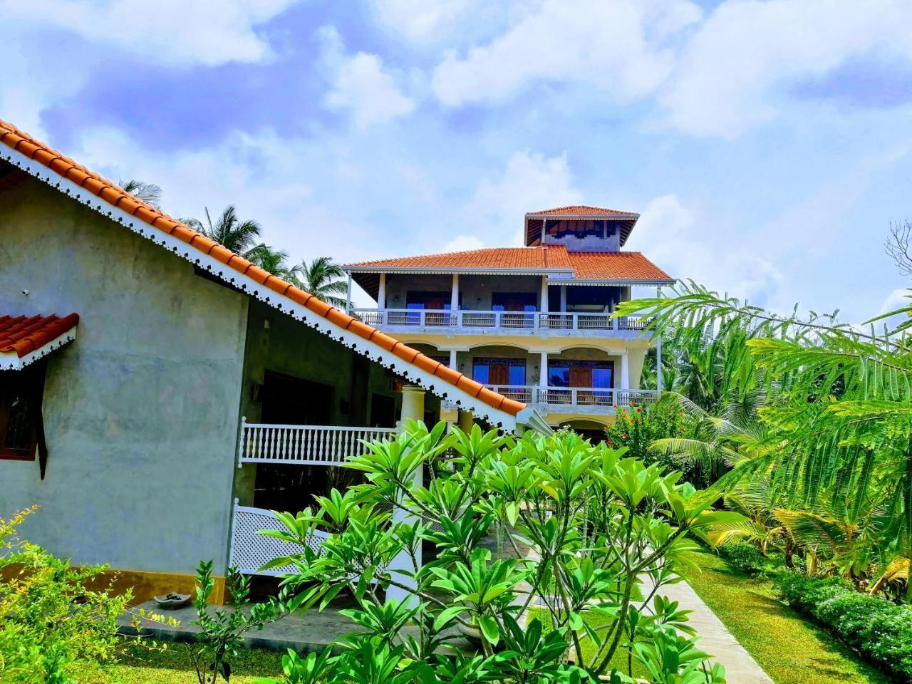 Thambili Cabanas Hikkaduwa Exterior foto